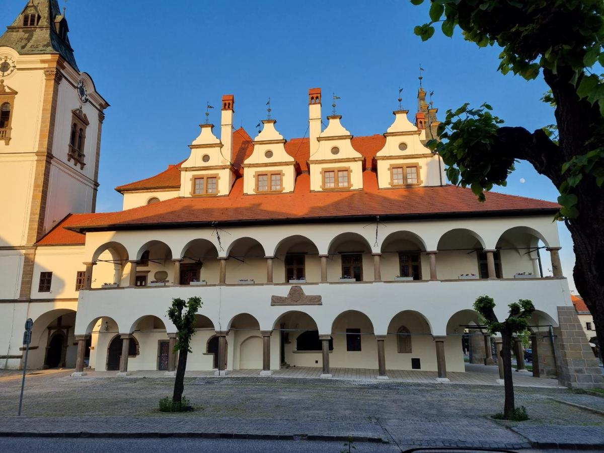 Historical House In The Center Levoca With Parking Apartment Exterior photo