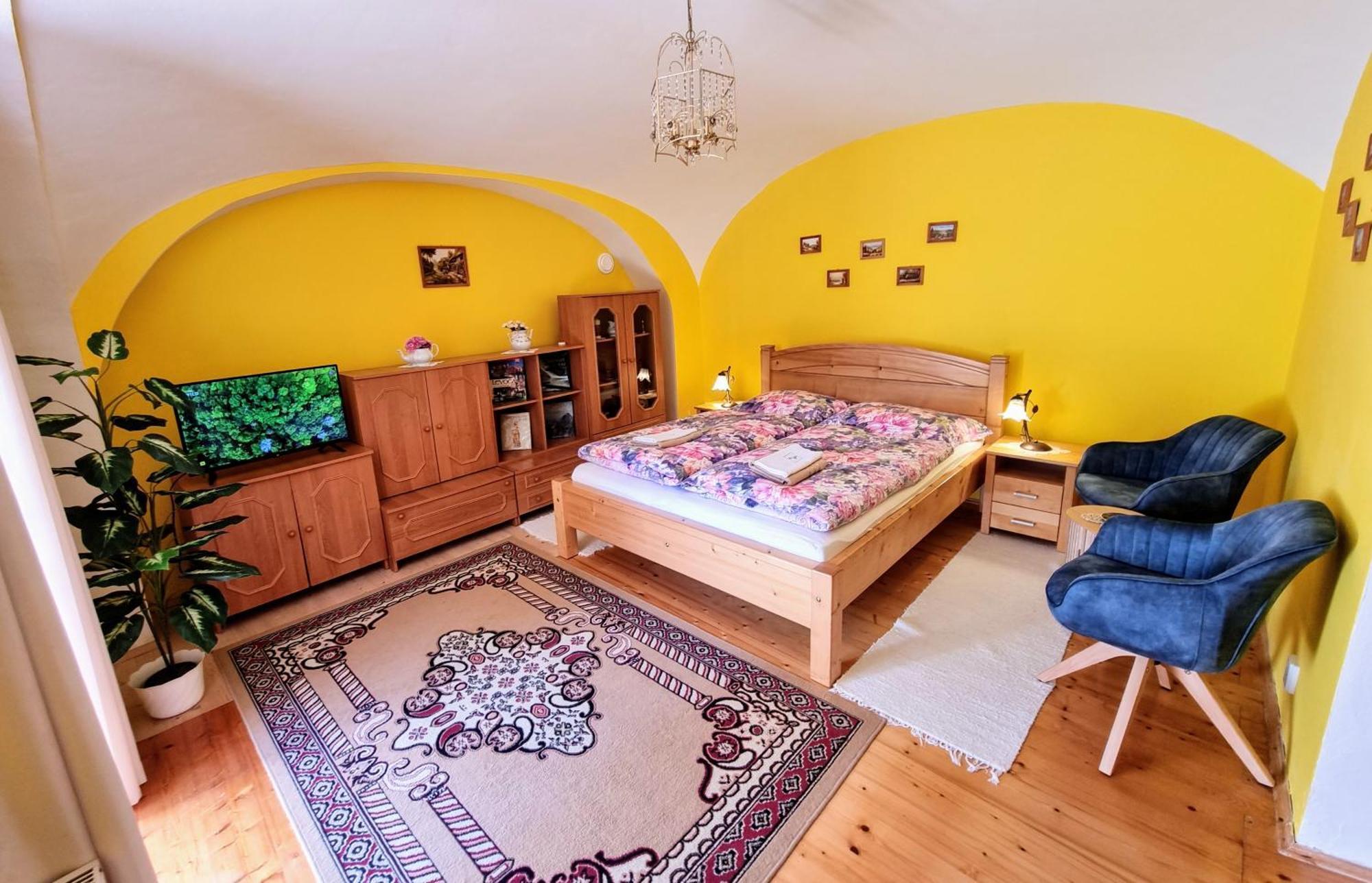 Historical House In The Center Levoca With Parking Apartment Exterior photo